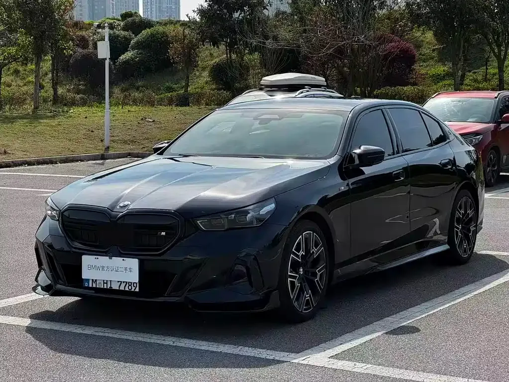 BMW 5 Series 2024 из CN, фото 1