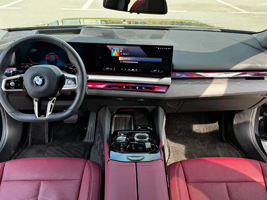 BMW 5 Series 2024 из CN, фото 2