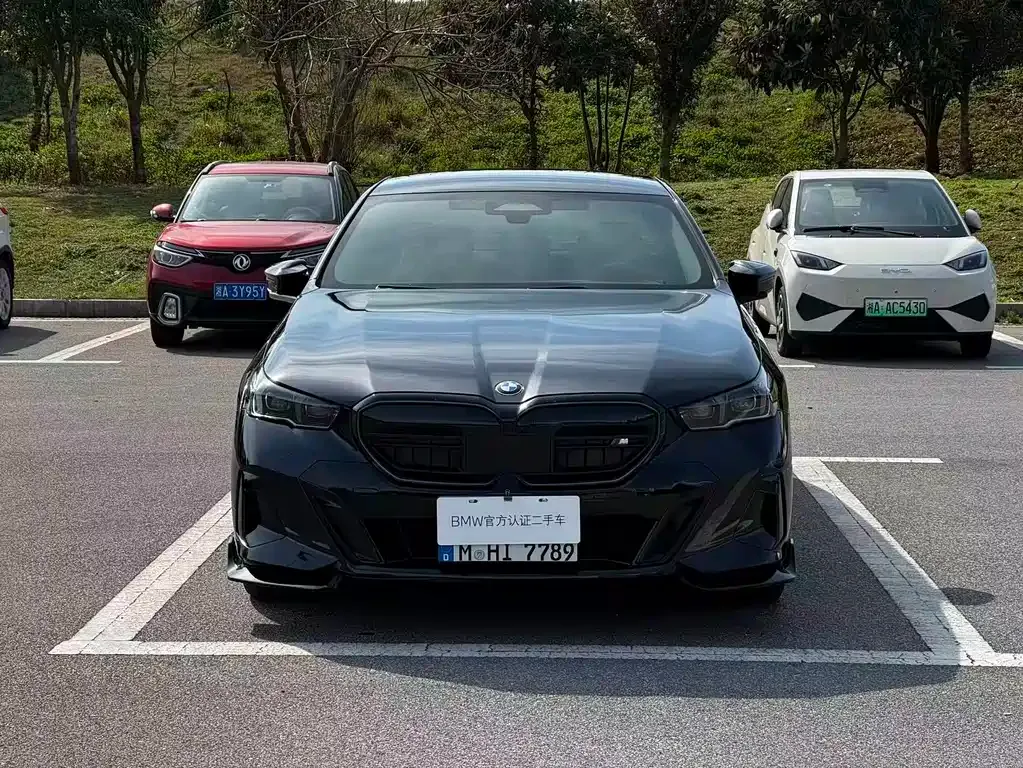 BMW 5 Series 2024 из CN, фото 9