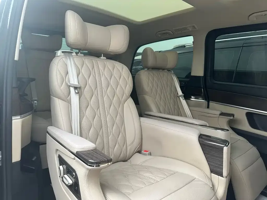 Mercedes-Benz V-Class 2021 из CN, фото 4