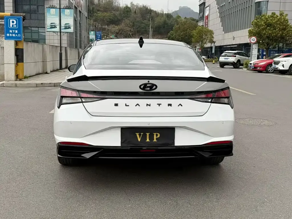 Hyundai Elantra 2023 из CN, фото 10