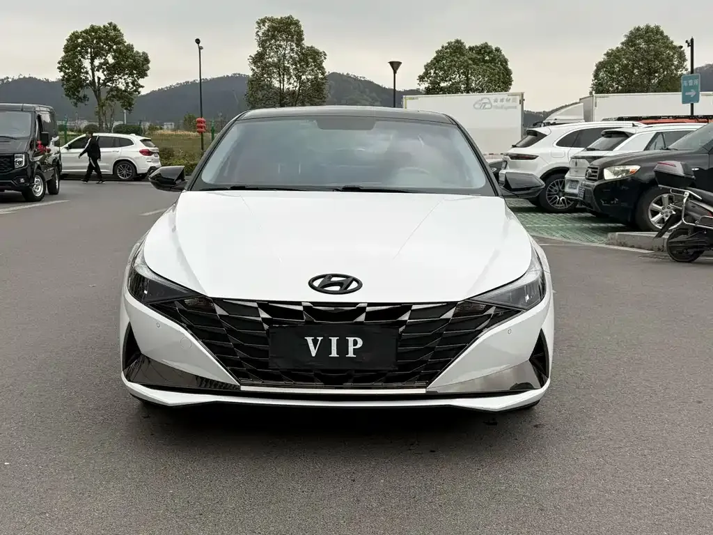 Hyundai Elantra 2023 из CN, фото 8