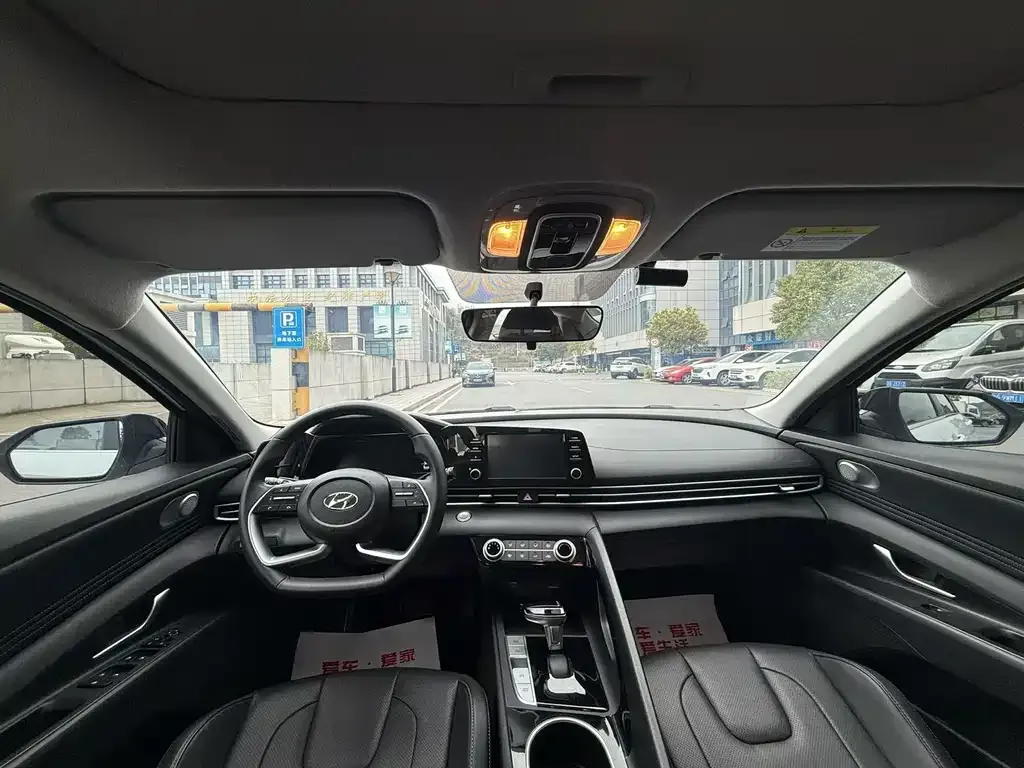 Hyundai Elantra 2023 из CN, фото 4