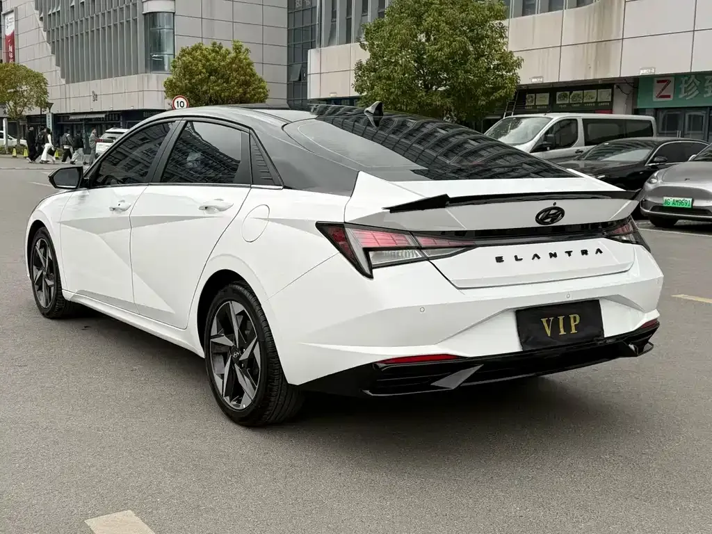 Hyundai Elantra 2023 из CN, фото 3