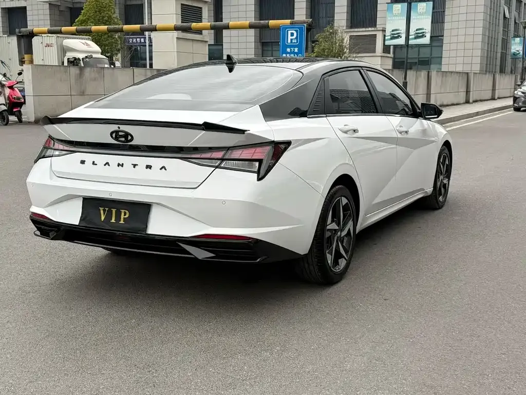 Hyundai Elantra 2023 из CN, фото 9