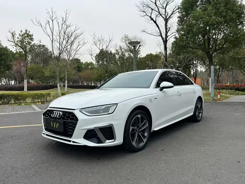 Audi A4L 2022 из CN, фото 2