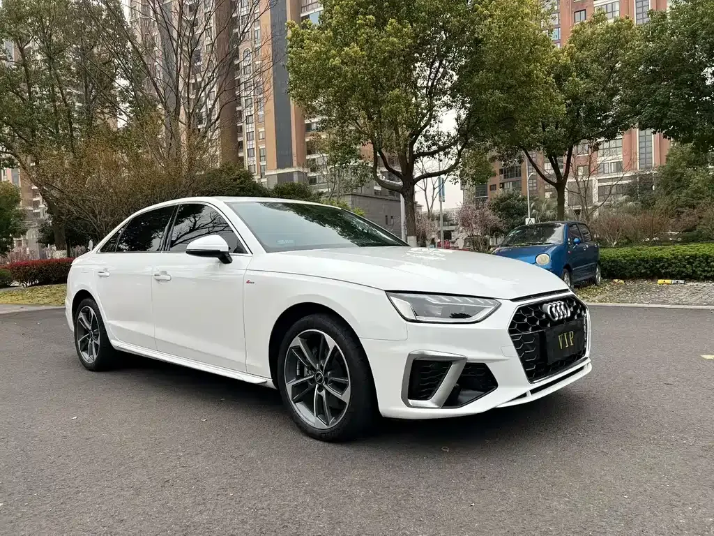 Audi A4L 2022 из CN, фото 4