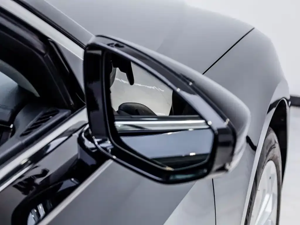 Audi A8 2022 из CN, фото 2