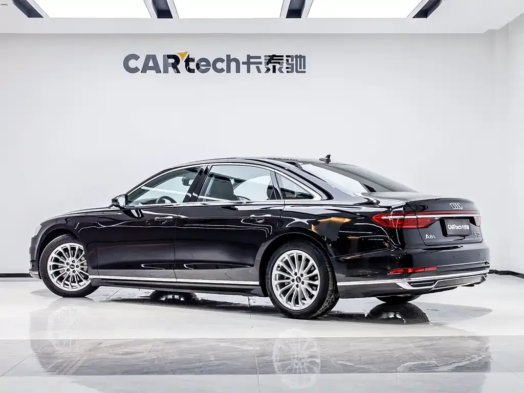 Audi A8 2022 из CN, фото 9