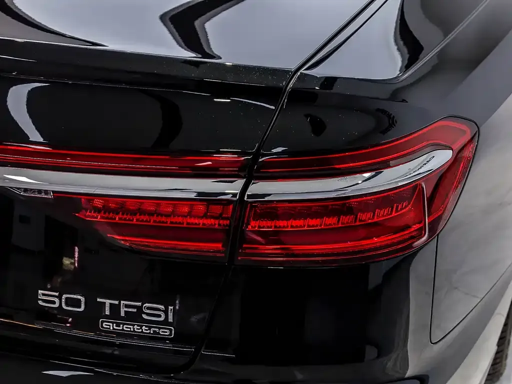 Audi A8 2022 из CN, фото 7