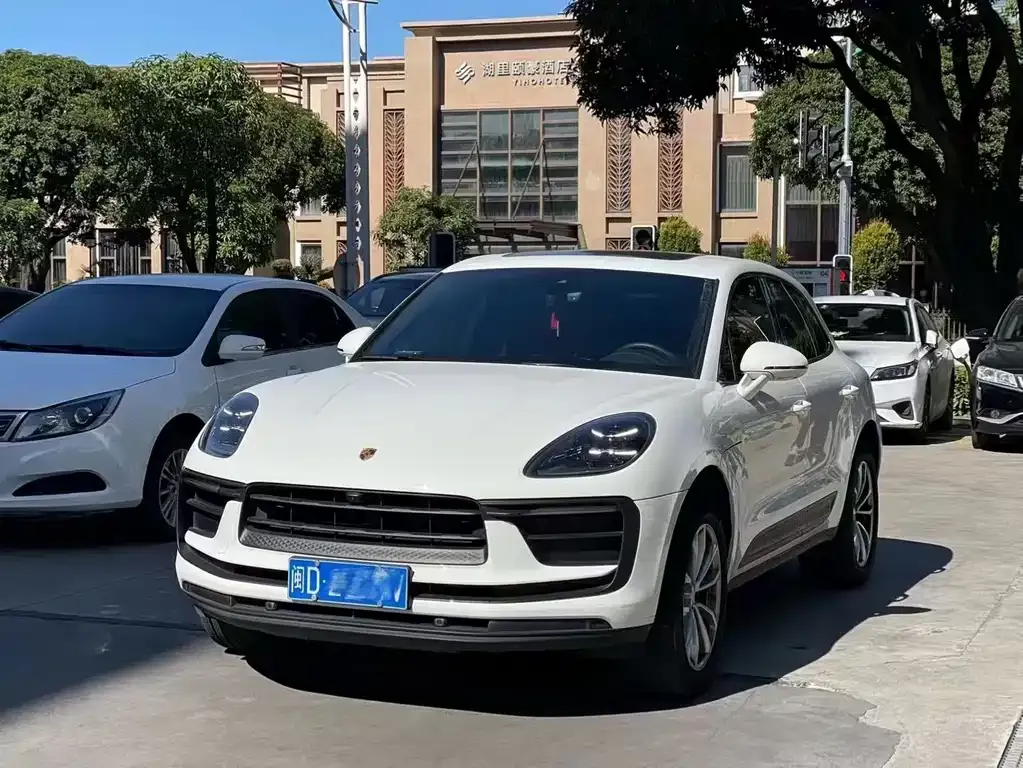 Porsche Macan — фото 1