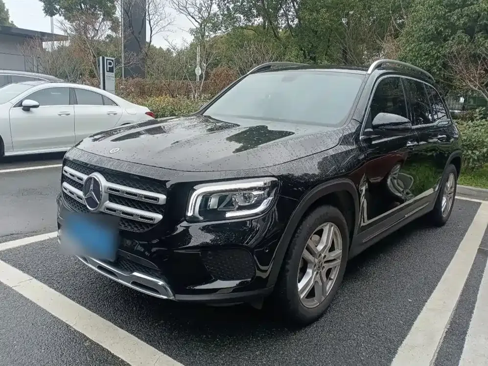 Mercedes-Benz GLB — фото 1
