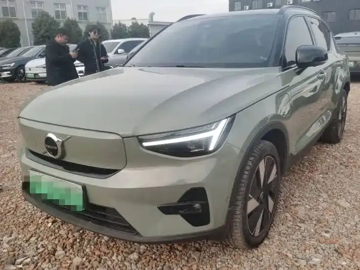 Volvo XC40 NEV — фото 1