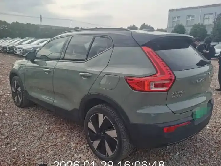 Volvo XC40 NEV — фото 4