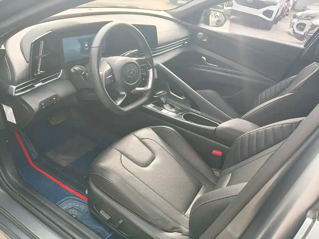 Hyundai Elantra 2022 из CN, фото 2