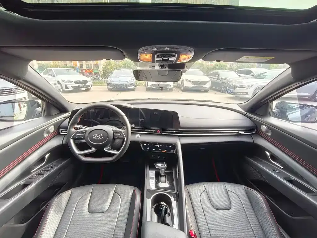 Hyundai Elantra 2022 из CN, фото 9