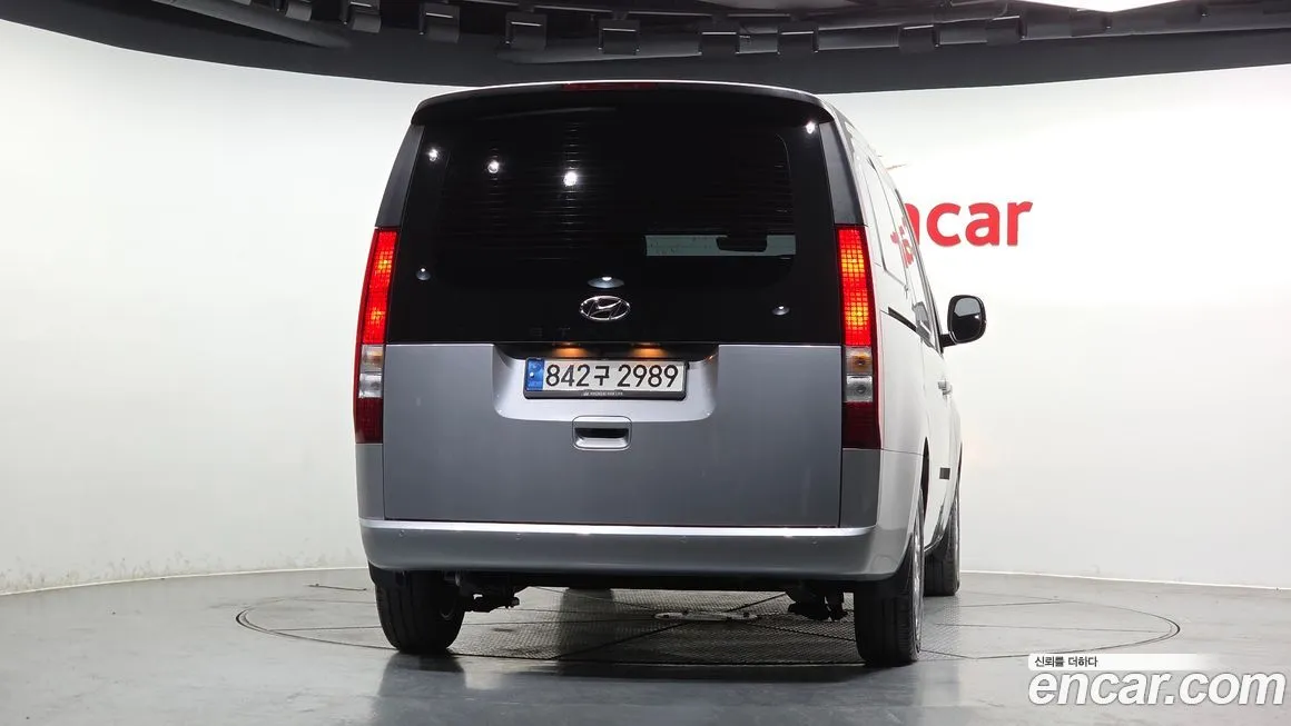 Hyundai Staria 2023 из KR, фото 3