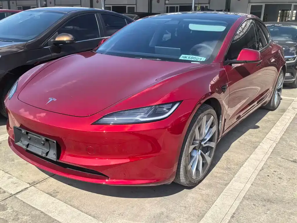 Tesla Model 3 — фото 3