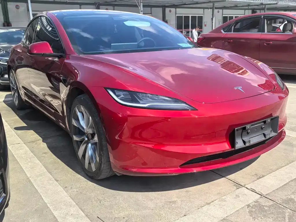 Tesla Model 3 — фото 5
