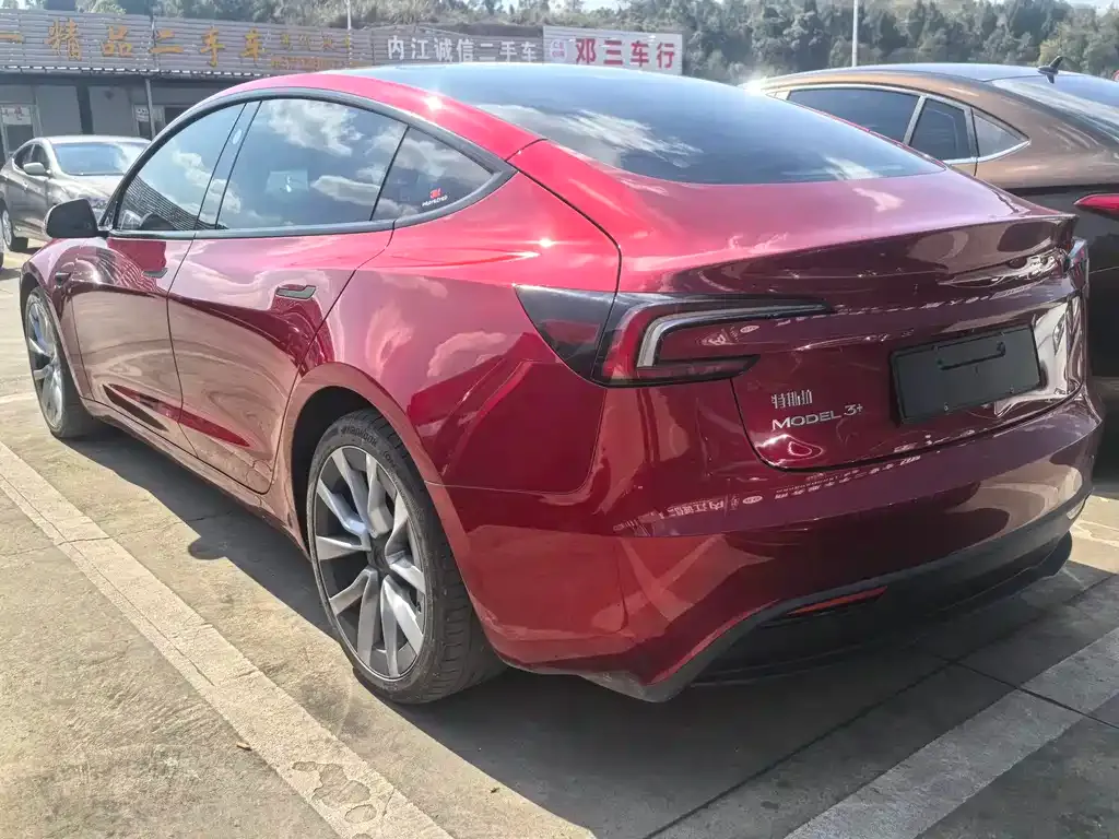 Tesla Model 3 — фото 4