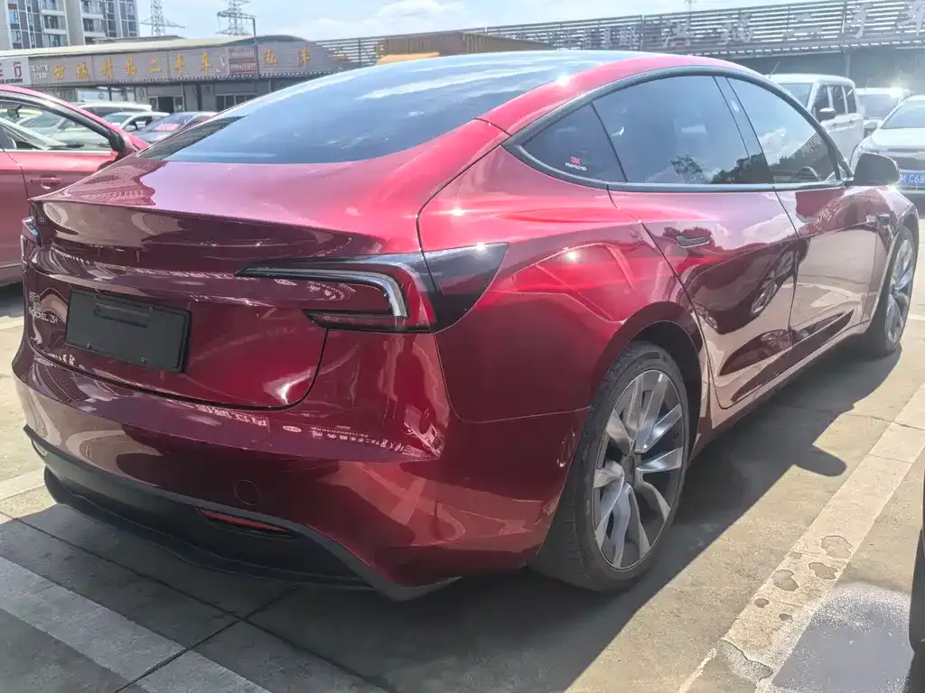 Tesla Model 3 — фото 6