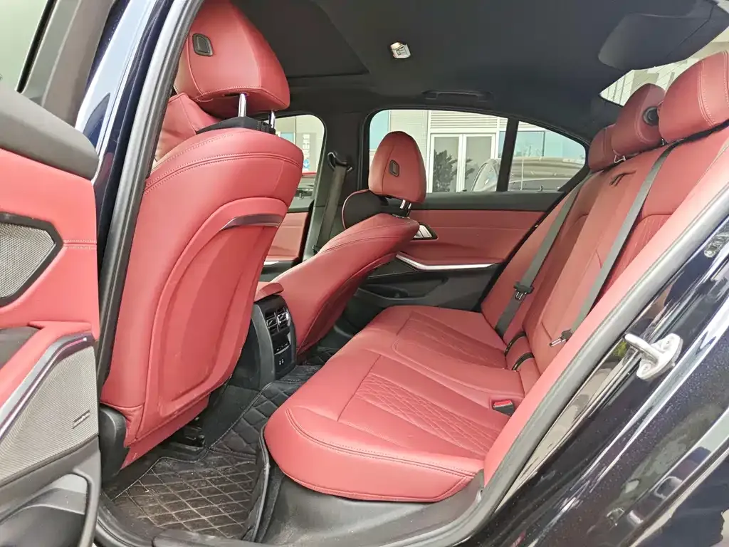 BMW 3 Series 2024 из CN, фото 6