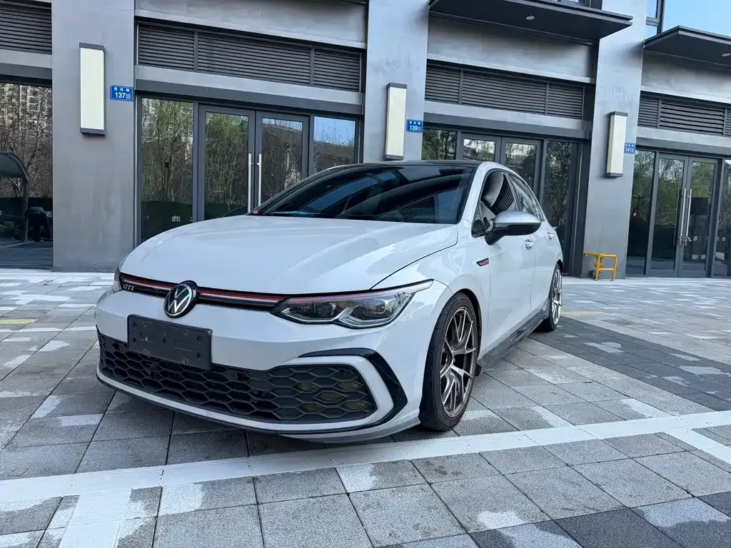 Volkswagen Golf GTI 2022 из CN, фото 1