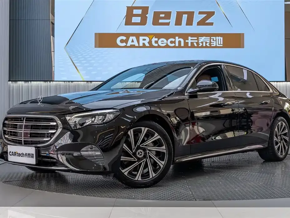 Mercedes-Benz E-Class — фото 1