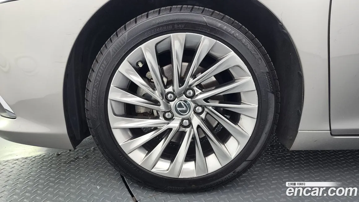 Lexus ES 2021 из KR, фото 2