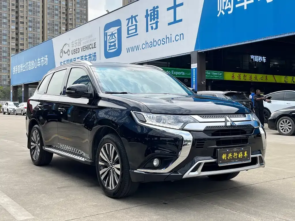 Mitsubishi Outlander 2022 из CN, фото 8