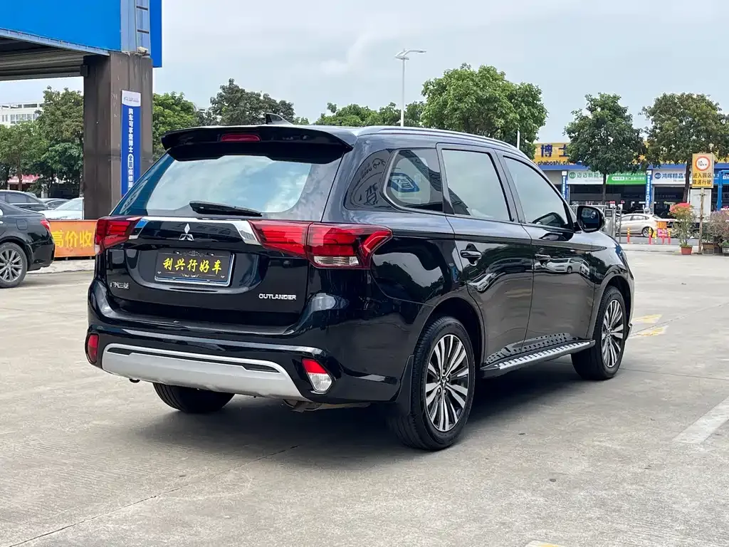 Mitsubishi Outlander 2022 из CN, фото 4