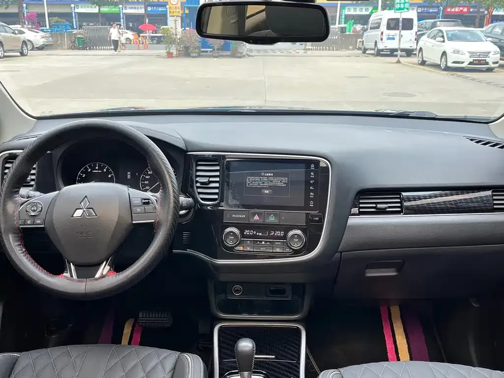 Mitsubishi Outlander 2022 из CN, фото 6