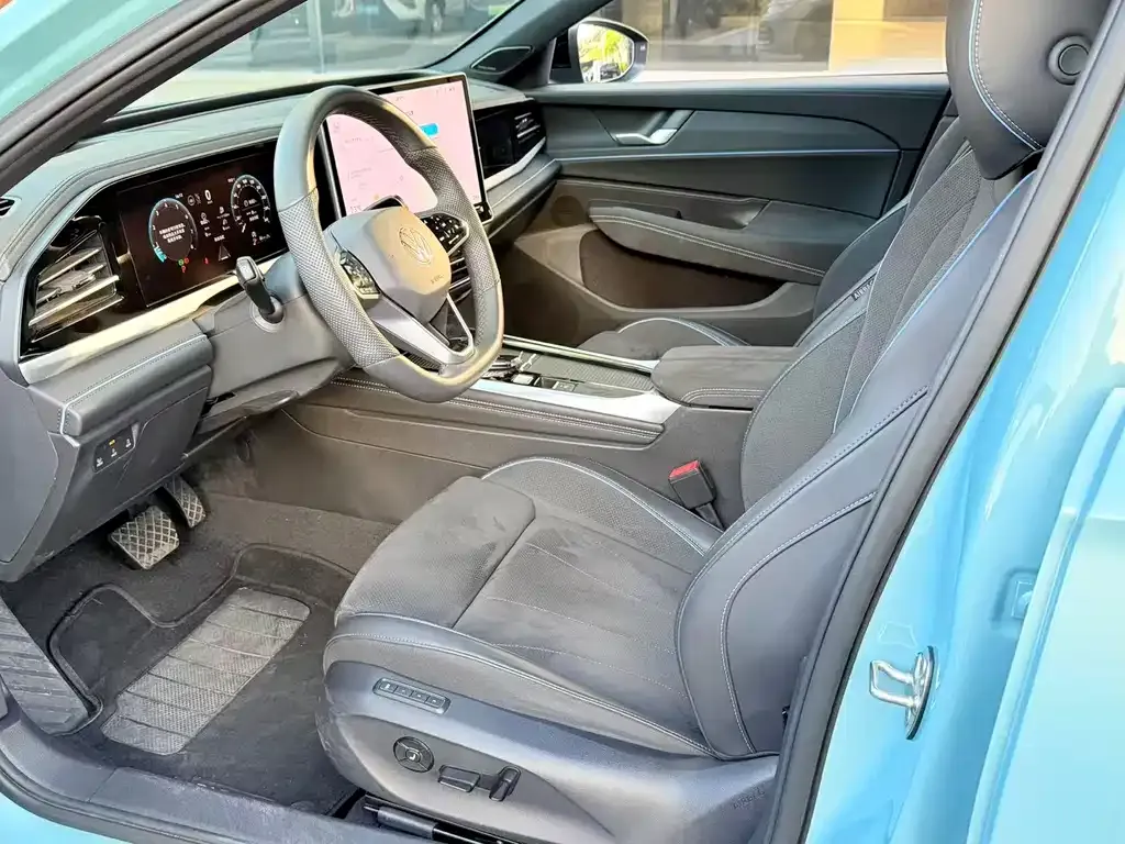 Volkswagen Passat 2024 из CN, фото 4