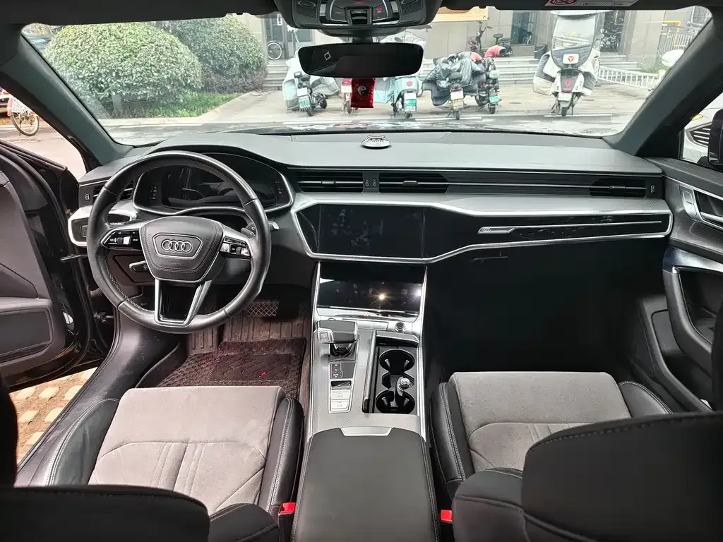 Audi A6L 2023 из CN, фото 4