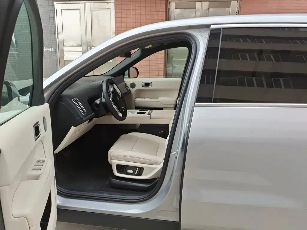 Li Auto L8 2025 из CN, фото 3