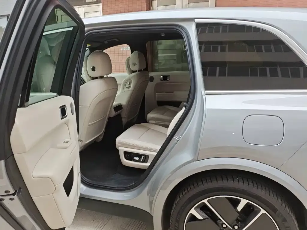 Li Auto L8 2025 из CN, фото 6