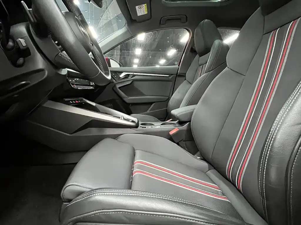 Audi A3 2023 из CN, фото 5
