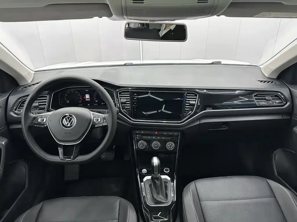 Volkswagen T-Roc 2023 из CN, фото 3