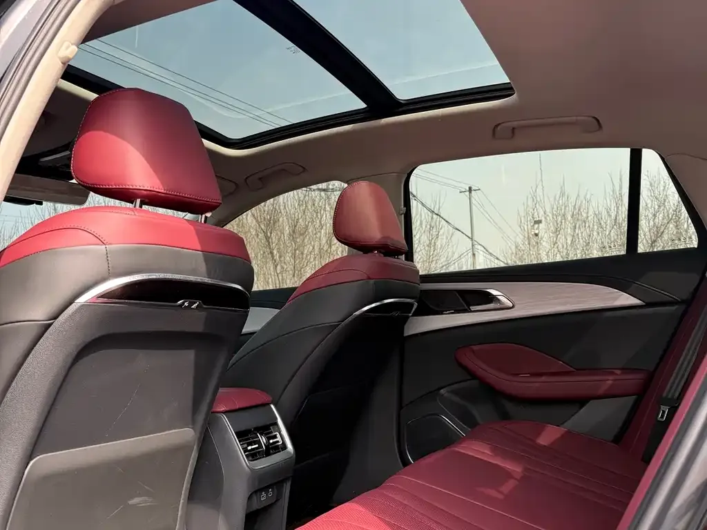 Hongqi H5 PHEV 2025 из CN, фото 4