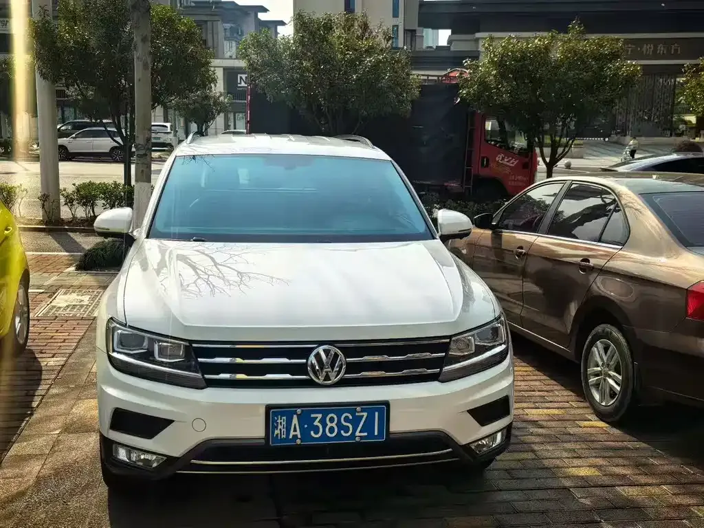 Volkswagen Tiguan L 2021 из CN, фото 1