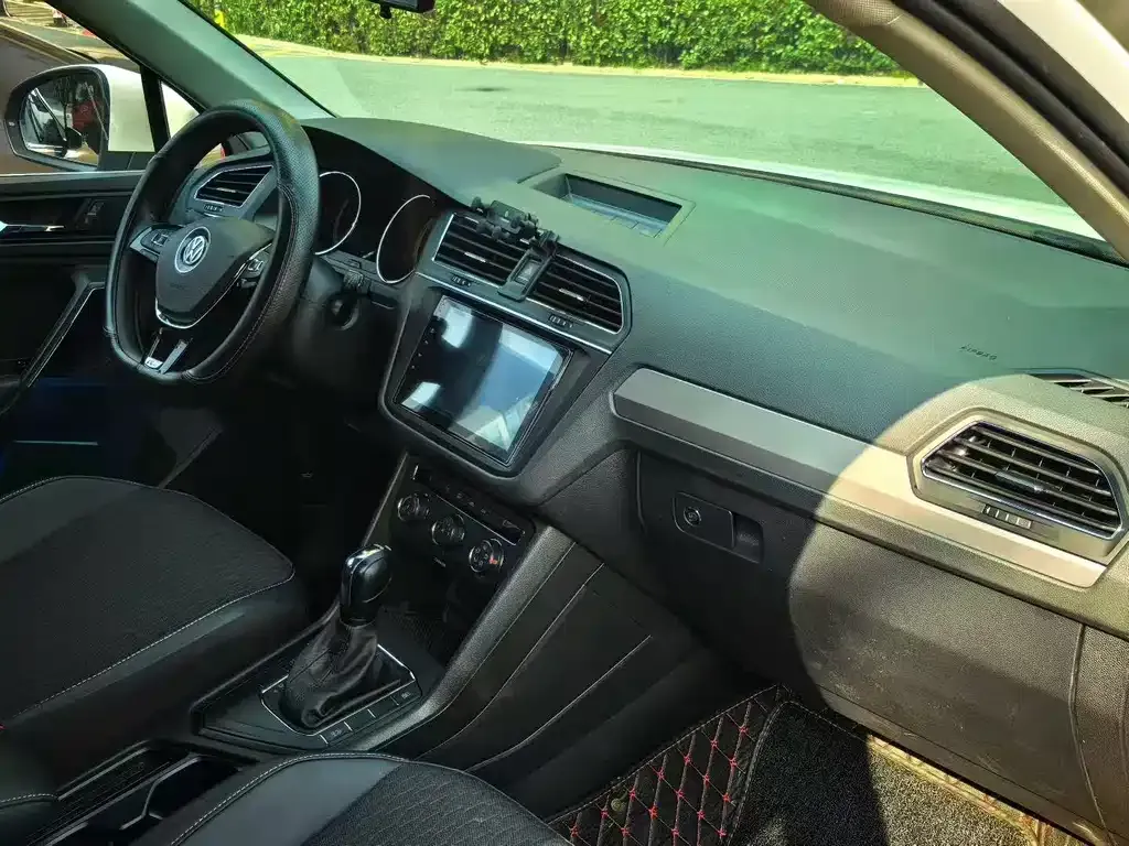 Volkswagen Tiguan L 2021 из CN, фото 8