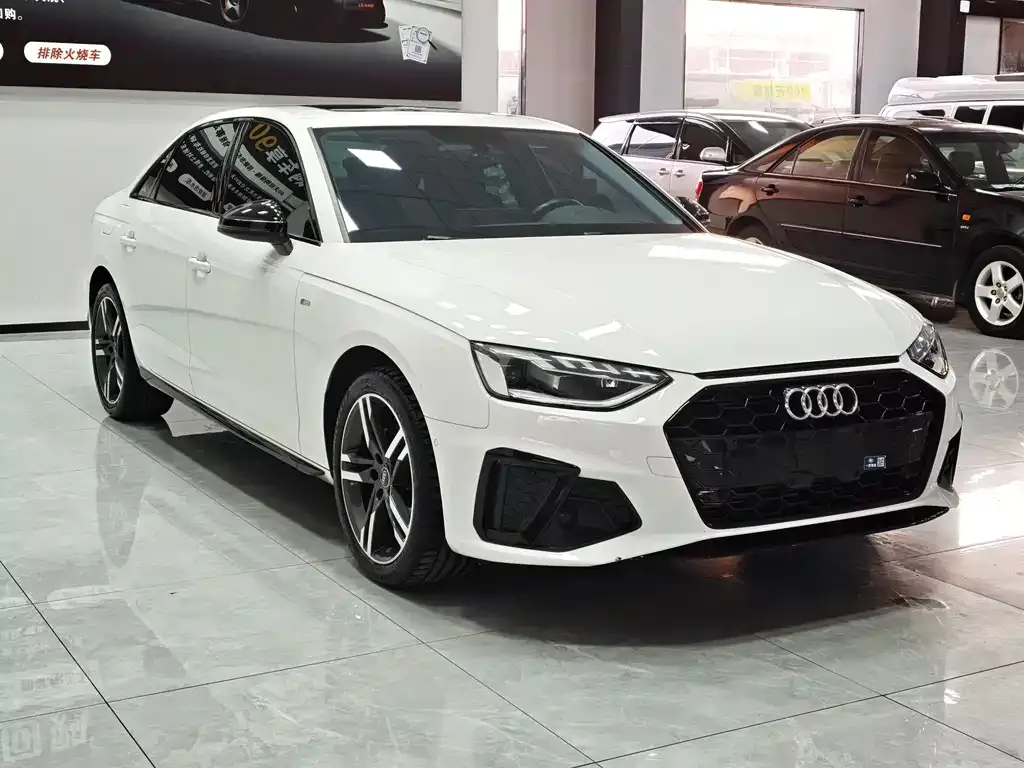 Audi A4L 2022 из CN, фото 6