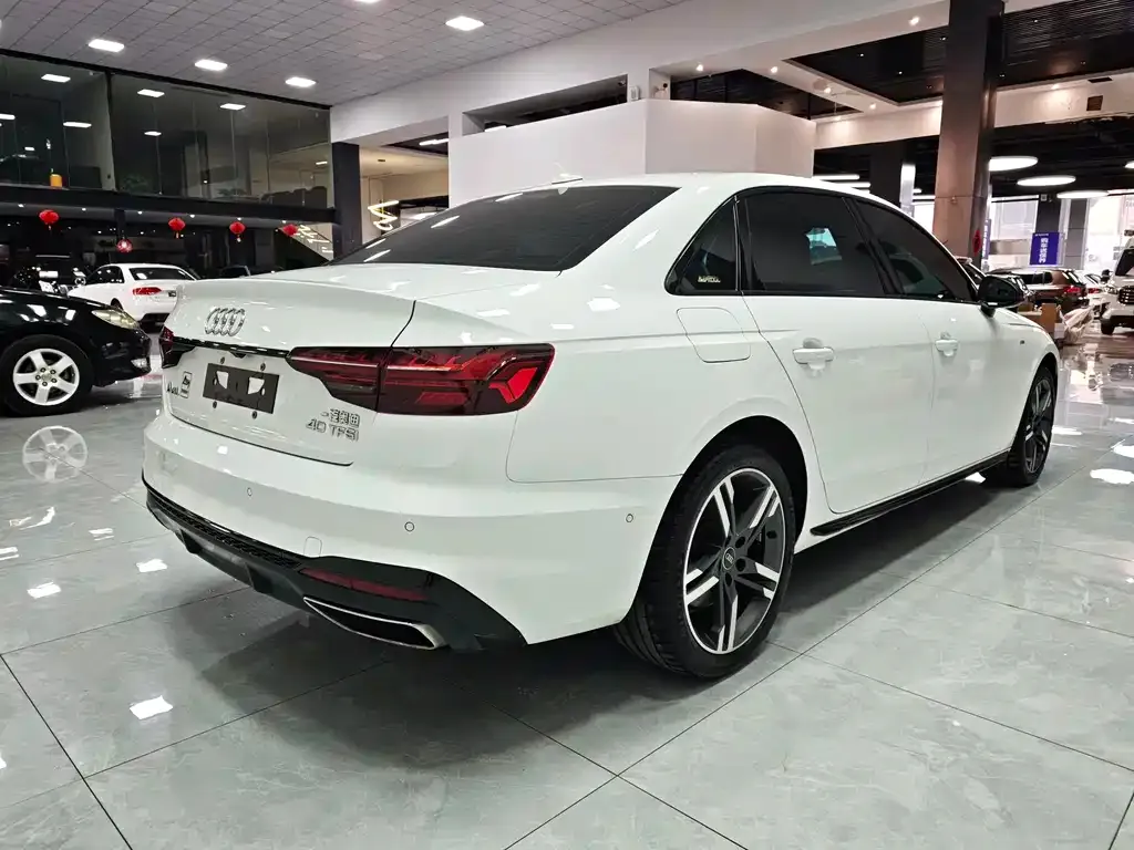 Audi A4L 2022 из CN, фото 9