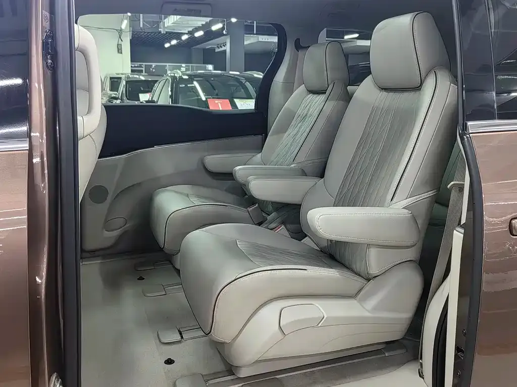 Buick GL8 2021 из CN, фото 6