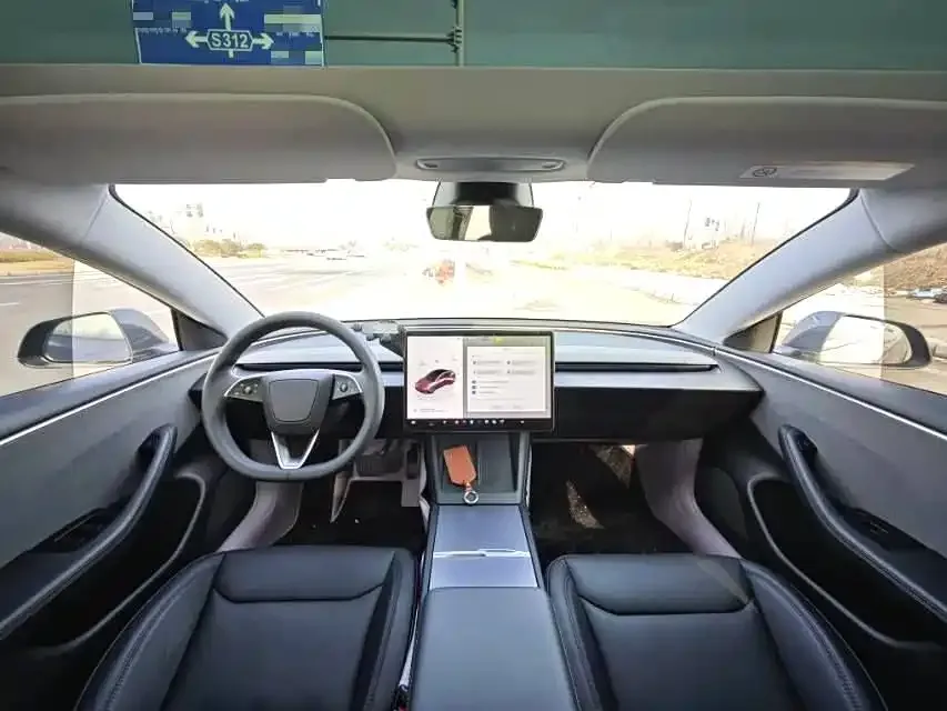 Tesla Model 3 2025 из CN, фото 2