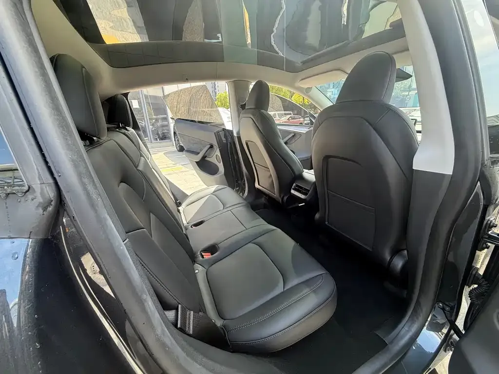 Tesla Model Y 2024 из CN, фото 8