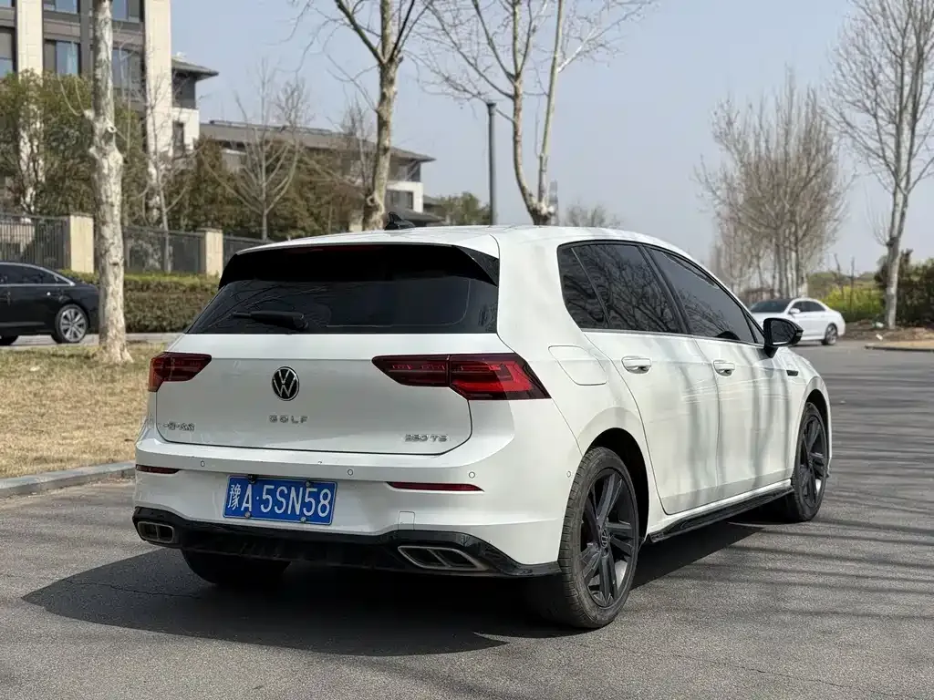Volkswagen Golf 2021 из CN, фото 2
