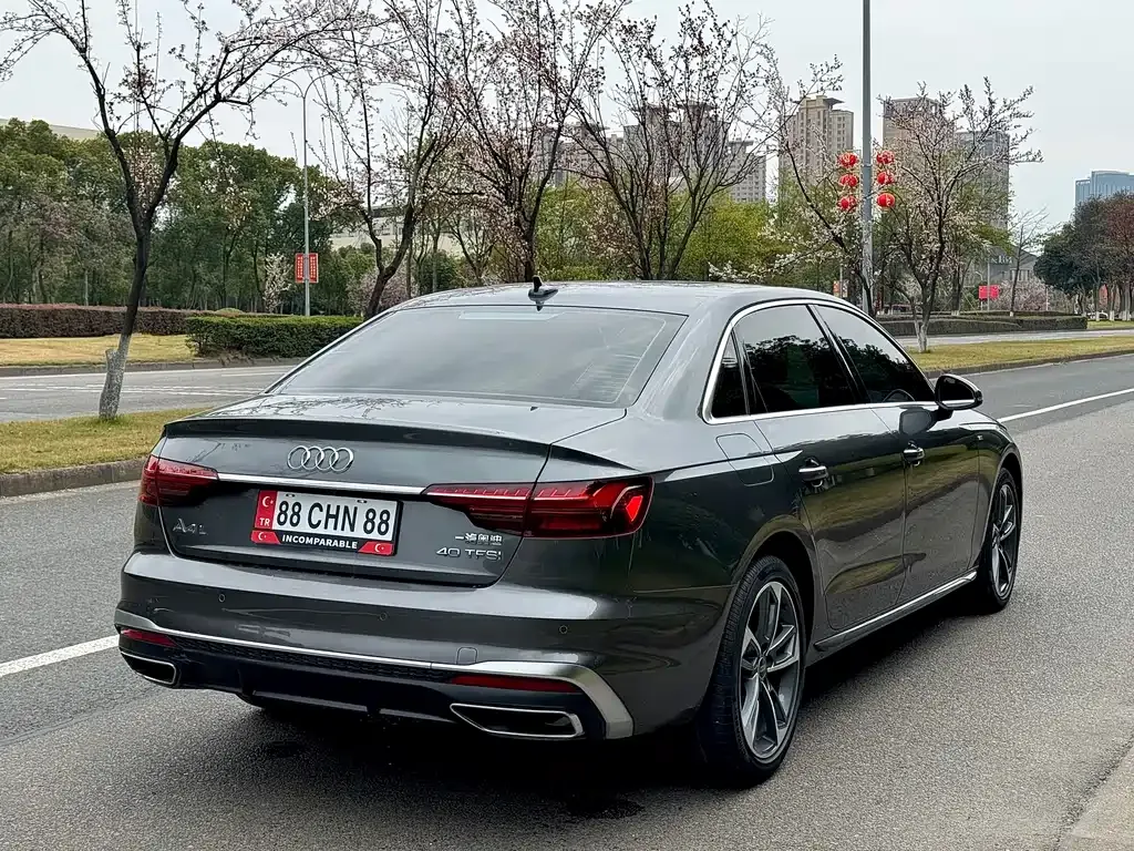 Audi A4L 2022 из CN, фото 10