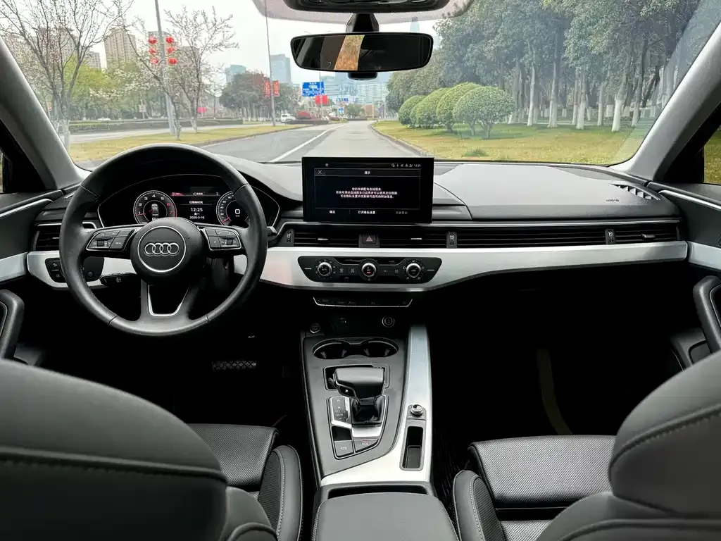 Audi A4L 2022 из CN, фото 9