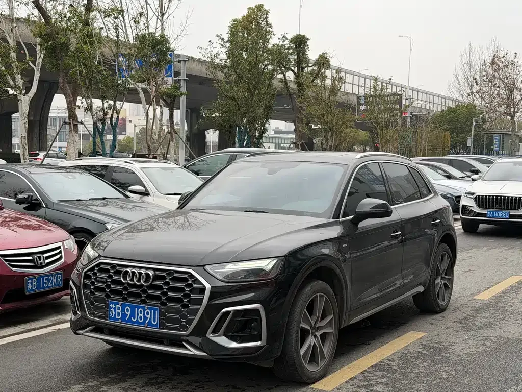 Audi Q5L 2023 из CN, фото 1